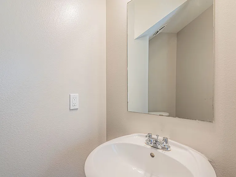 10061 Sharpton Dr — Photo 7