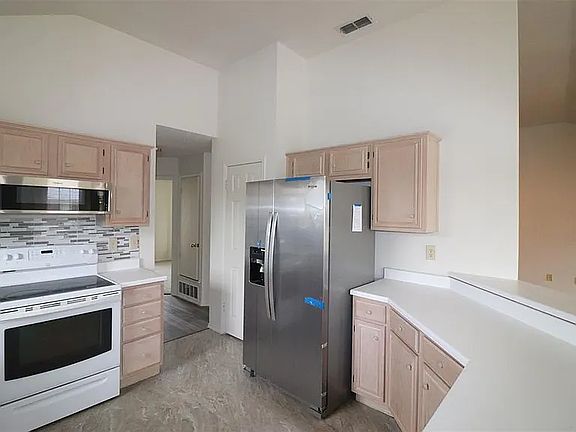 3rd image of 1101 Valley Branch Dr