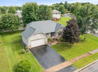 12647 Mentzer Trl, Lindstrom, MN 55045