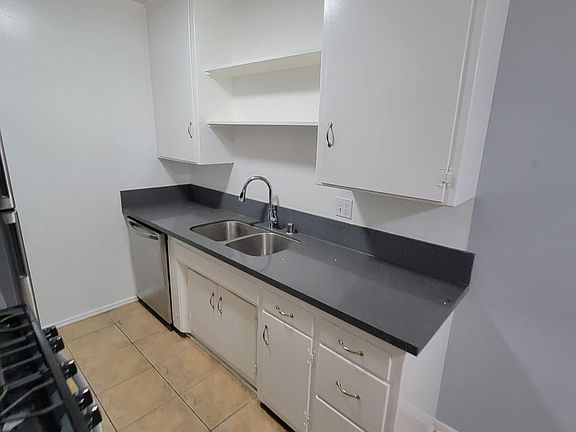 3rd image of 1227 11th St #6