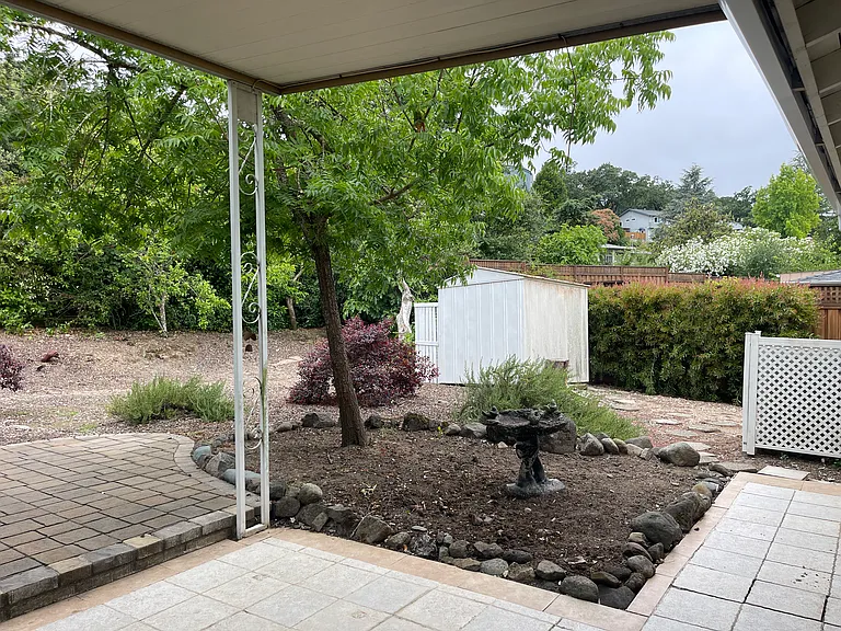 417 Deerfield Cir — Photo 15