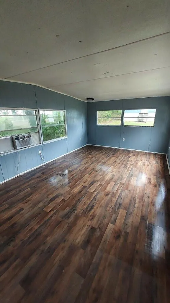 2 bed, 10 sqft, $650 — Photo 4