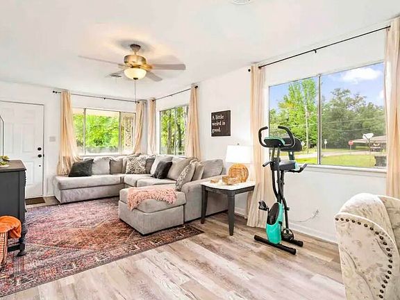 5th image of 502 S 22nd Ave