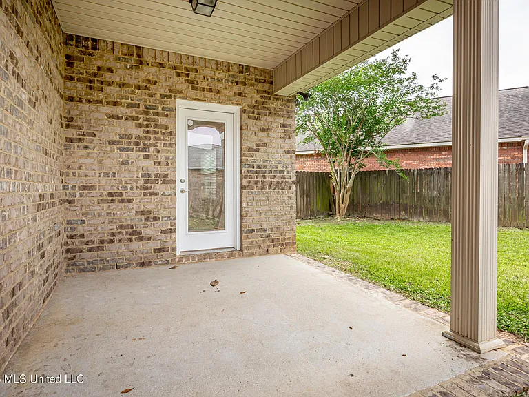 931 Old Towne St — Photo 23