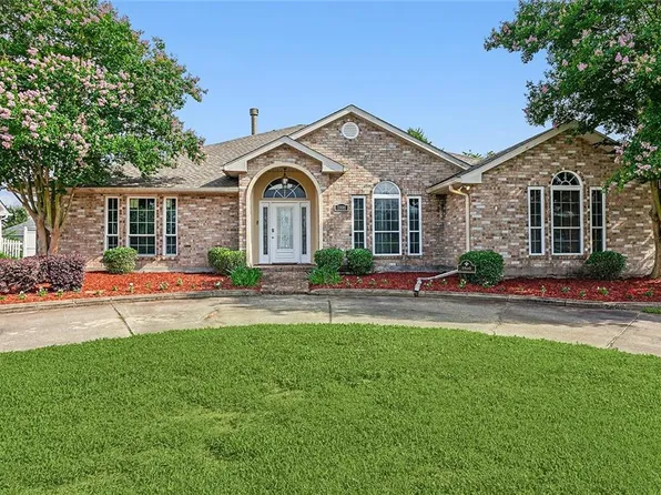 1800 Lake Michigan Dr, Harvey, LA 70058