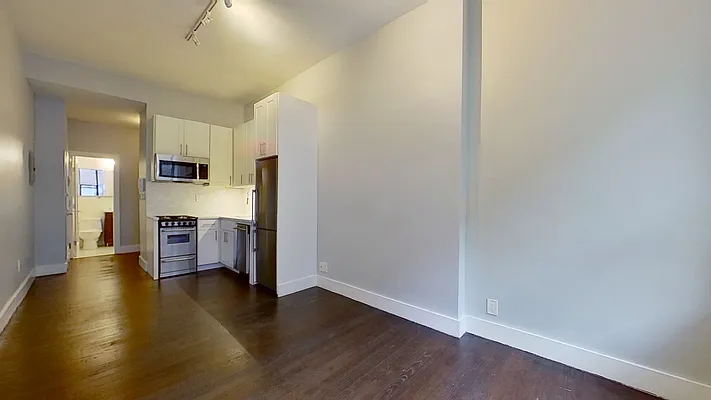 Rented by Compass | media 13