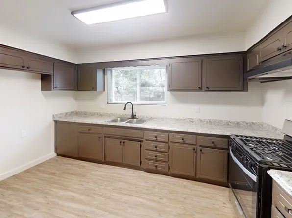 10752 E Chico Ave, Del Rey, CA 93616