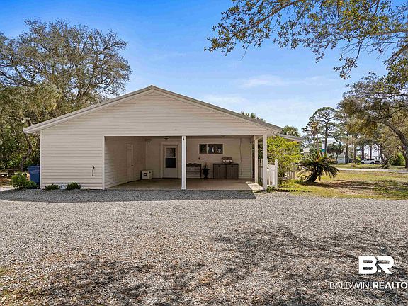 3rd image of 1930 Bent Oaks Ln