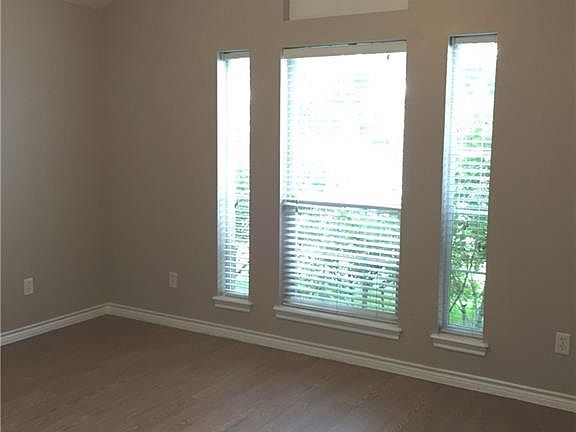 4th image of 206 Augsburg Ct