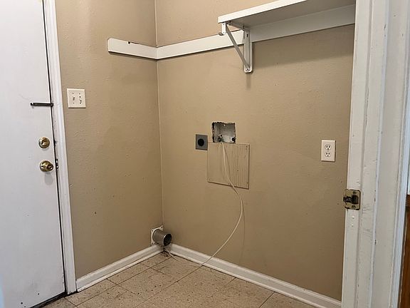 5th image of 1854 Esther Dr APT 3