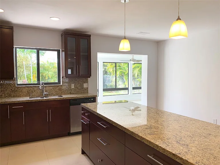 7750 Noremac Ave — Photo 7