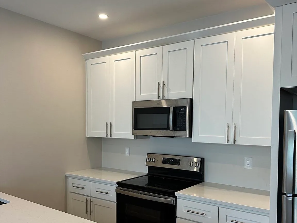 2 bed, 1.0 bath, 712 sqft, $3,000 — Photo 2