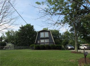2733 Beaver Grade Rd, Coraopolis, PA 15108