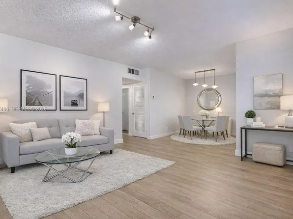 5300 Washington St APT D303, Hollywood, FL 33021