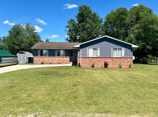 420 Old Trail Dr, Houghton Lake, MI 48629