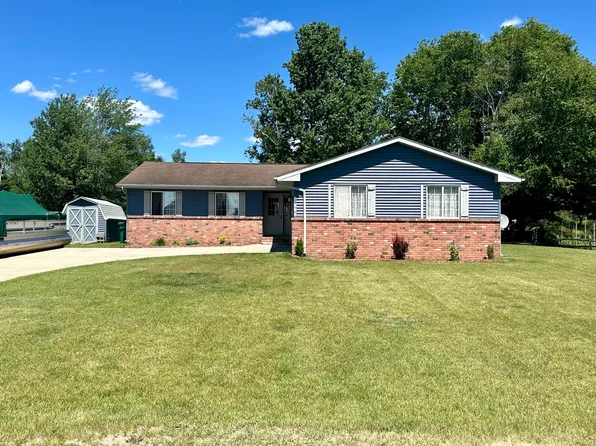420 Old Trail Dr, Houghton Lake, MI 48629