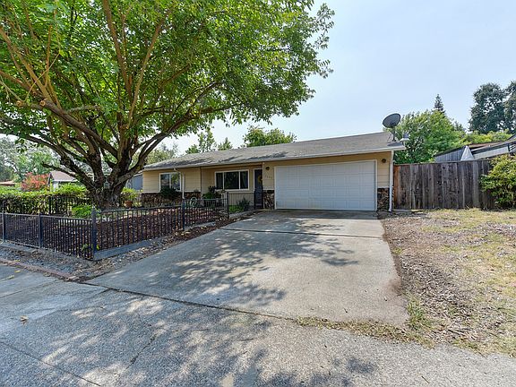 3rd image of 7033 Woodmore Oaks Dr