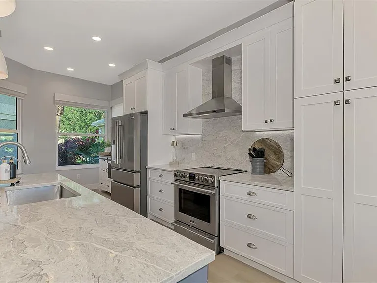 561 Fallbrook Dr — Photo 16