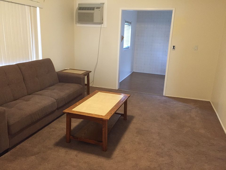 Living Room_Photo1