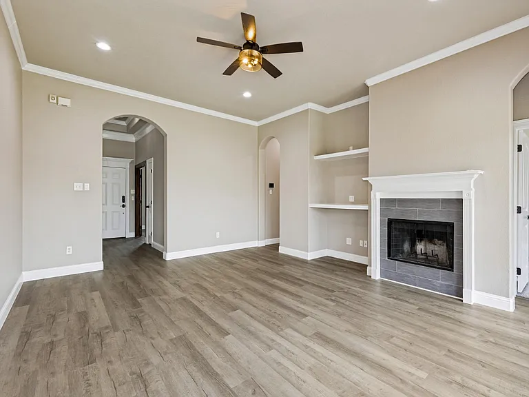 455 Chisholm Trl — Photo 9