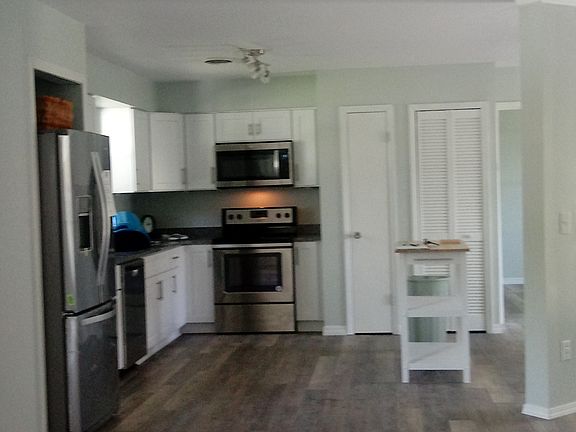 4th image of 3604 Live Oak Ct
