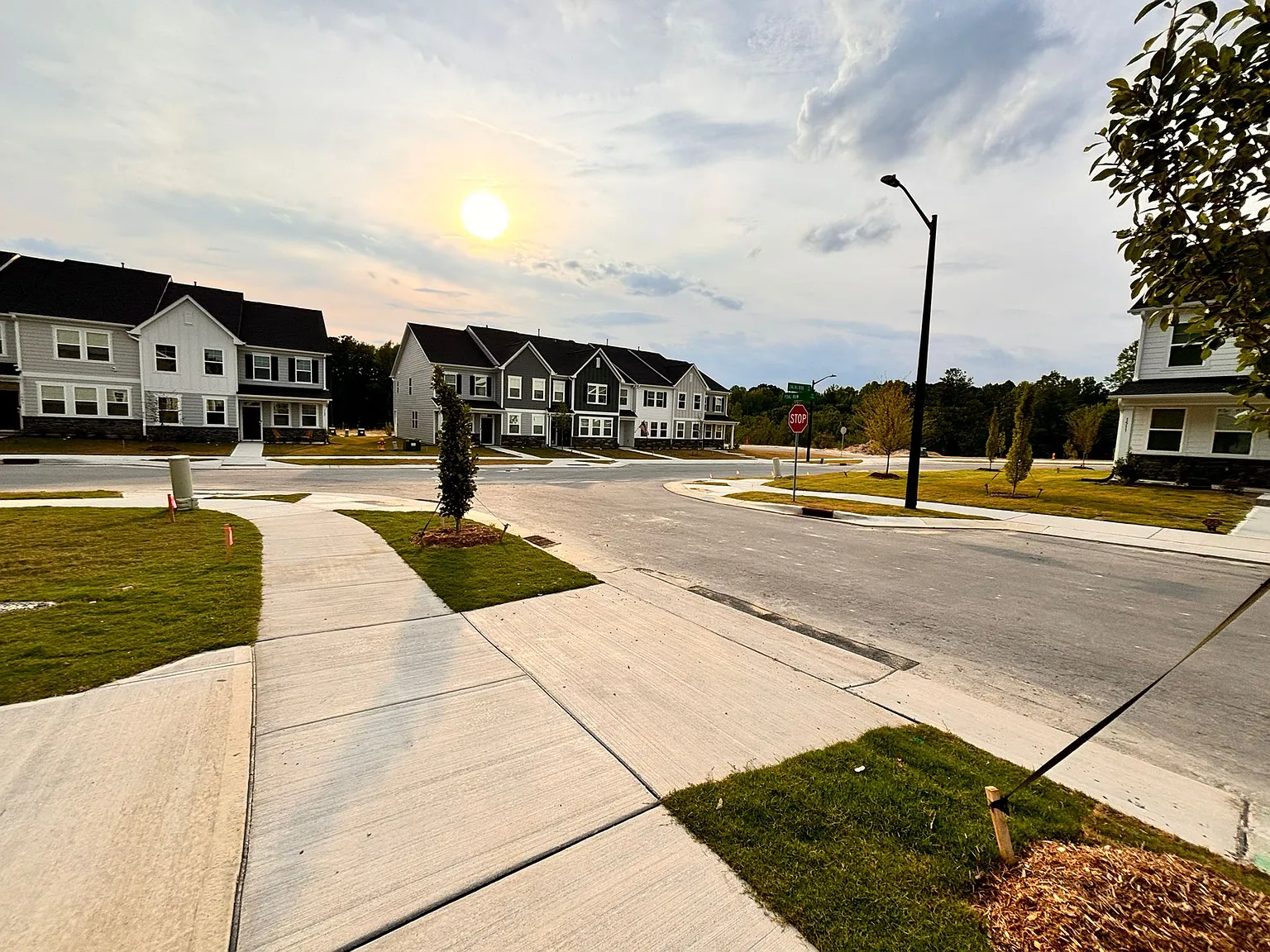 3 bed, 2.5 bath, 1792 sqft, $1,899 — Photo 4
