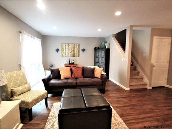 4th image of 196 Sterling Pl