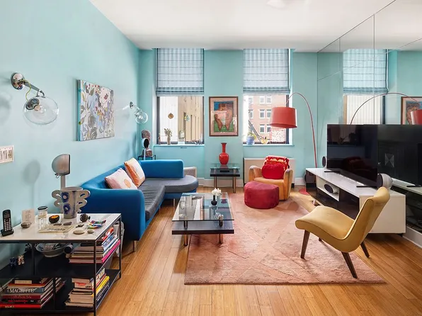 421 W 54th St APT 5F, New York, NY 10019