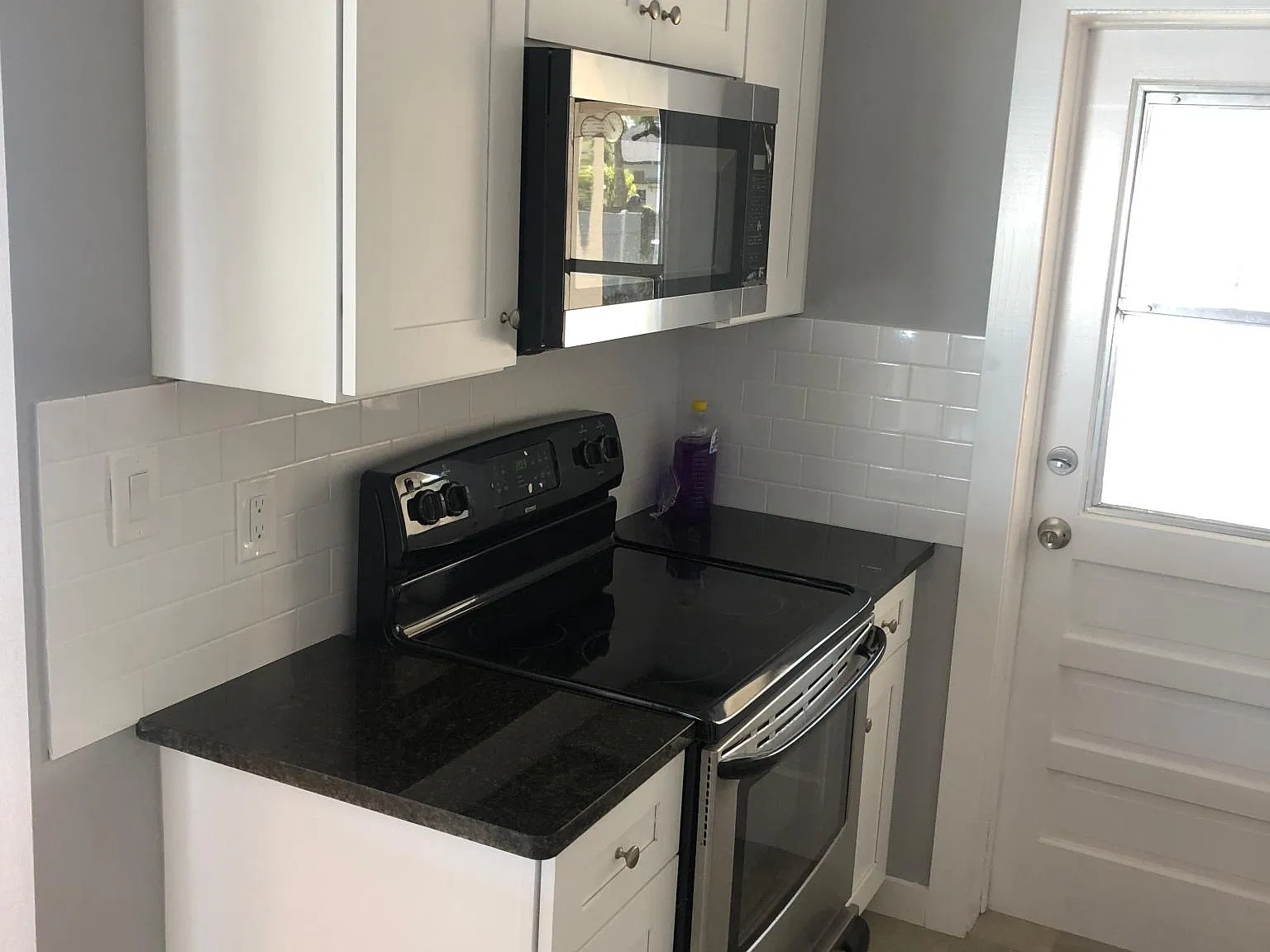 3 bed, 1150 sqft, $2,180 — Photo 4