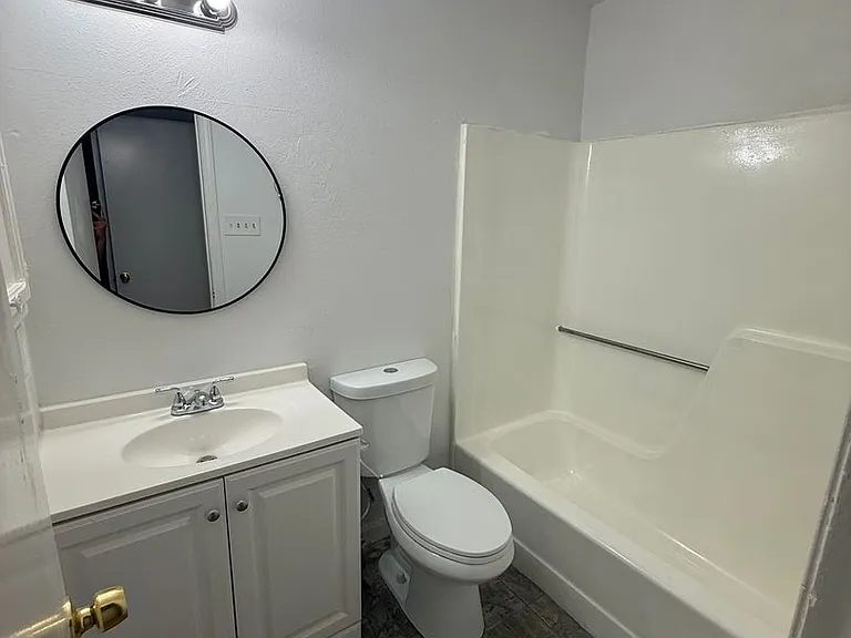 2041-2043 Helm Dr — Photo 1