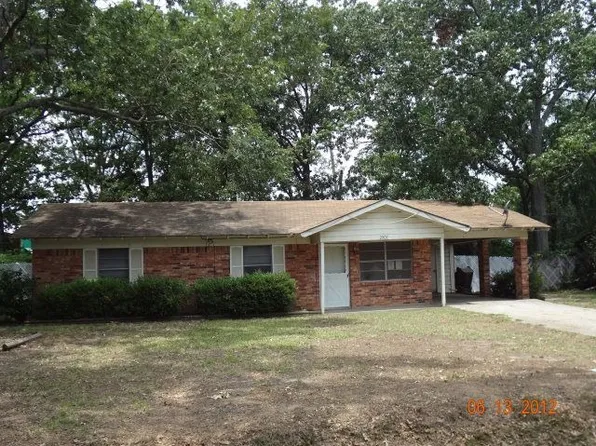 2007 Judson Dr, Lufkin, TX 75901