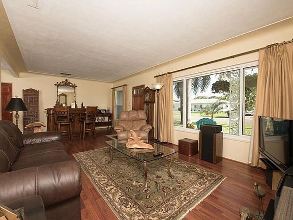 4th image of 3850 21st Ave N