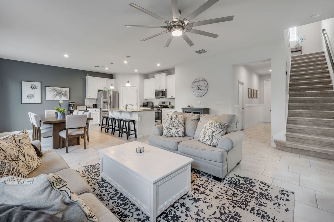 next background image