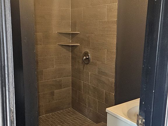 4th image of 8730 Knute St #11372164