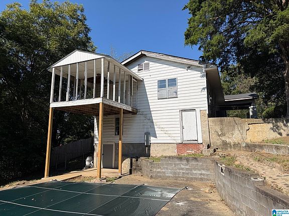 4th image of 1711 Mountain Dr