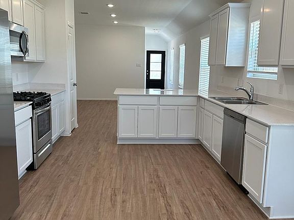 4th image of 6324 Astoria Park Ln