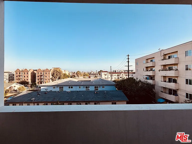 919 S Harvard Blvd #504 — Photo 6