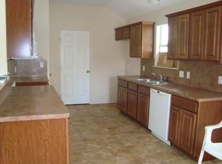 100 W Avenue I, Robstown, TX 78380