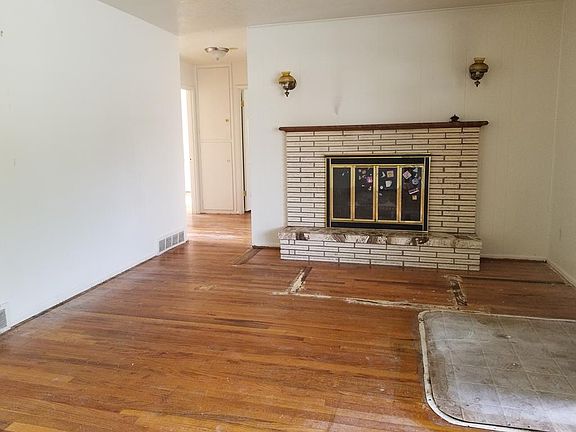 3rd image of 1614 Austin Ave