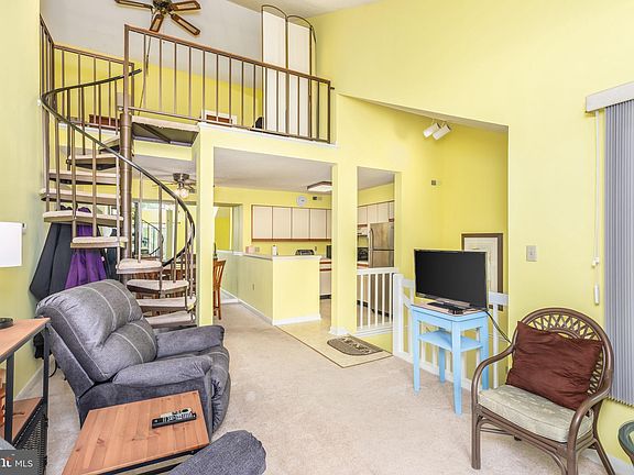 4th image of 204 N Heron Dr Unit 2