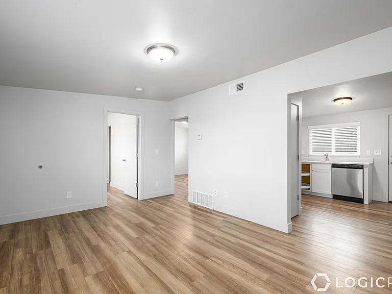 4218 S 4800 W — Photo 6