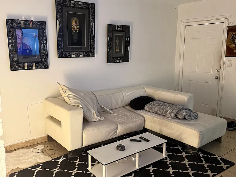 455 NE 32nd St #10 — Photo 3