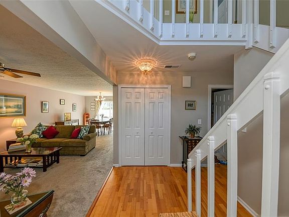 4th image of 867 Cranberry Ln