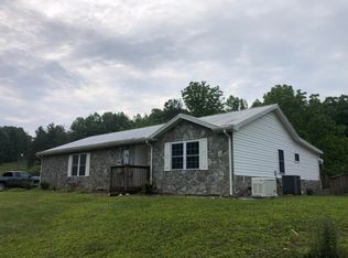 629 Paradise Ln SE, Floyd, VA 24091