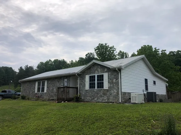 629 Paradise Ln SE, Floyd, VA 24091