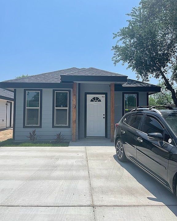 1st image of 510 E Los Torritos St
