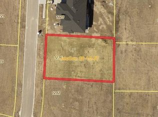 1236 S 94th St, Lincoln, NE 68520