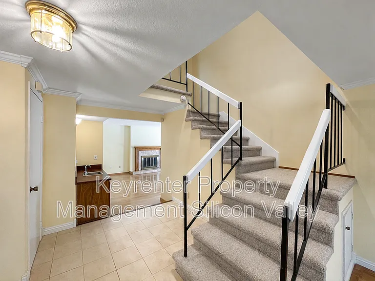1293 Knollview Dr — Photo 13