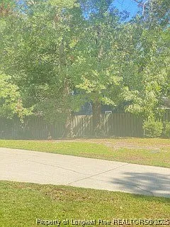 404 Bayberry Ct — Photo 3
