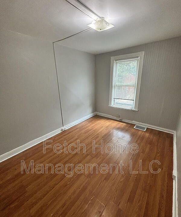 2nd image of 405 E Orange St #7